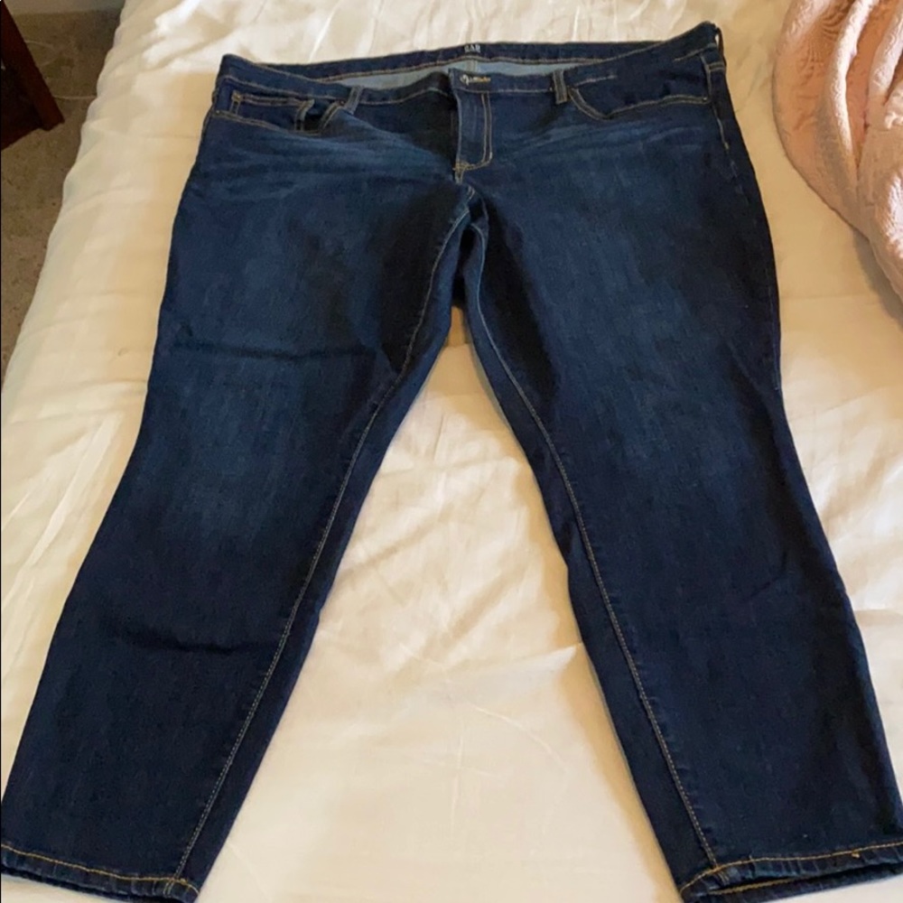 Dark wash skinny jeans